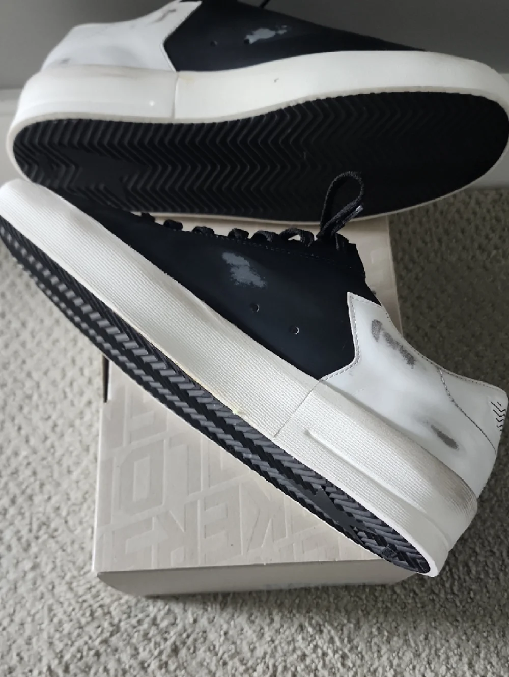 Golden Goose Black and White Star-Accent Sneakers - Picture 5 of 5